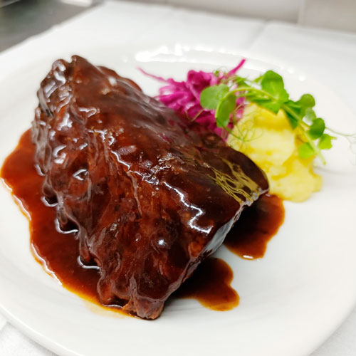 Costillas de cerdo asadas y marinadas